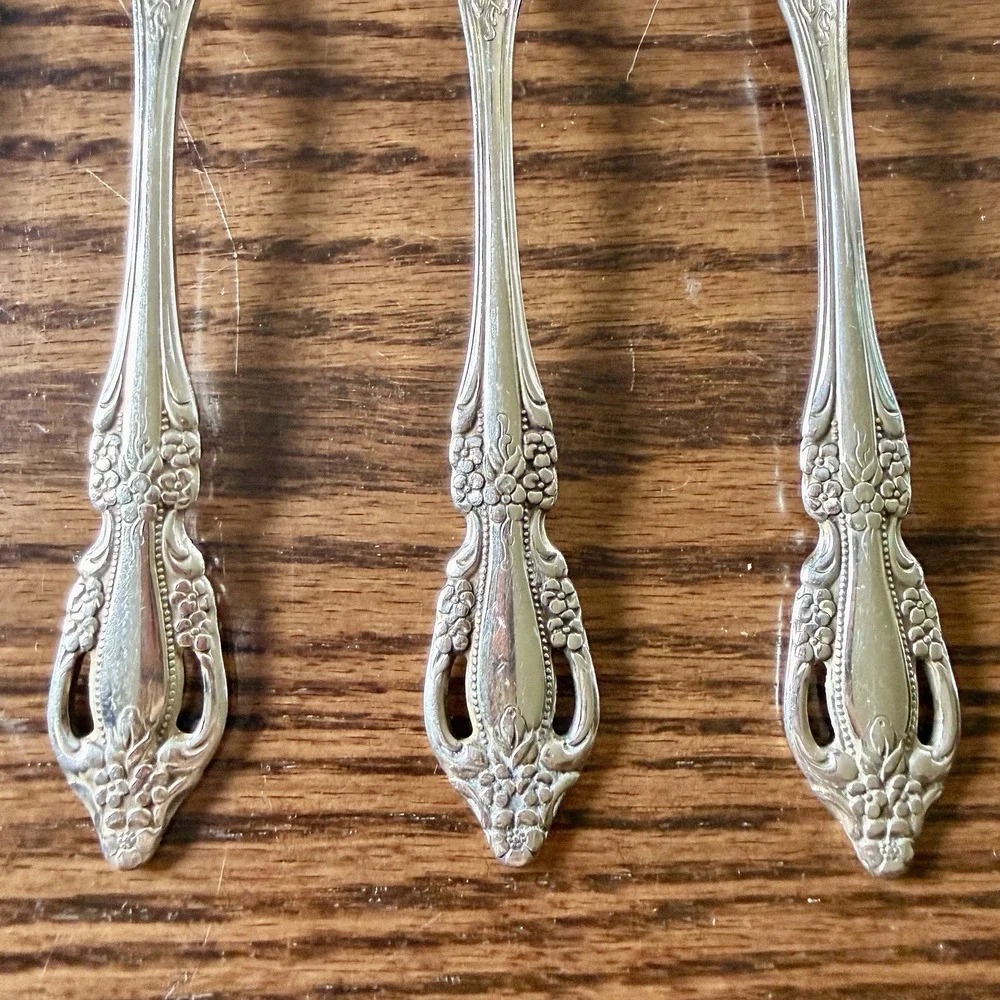 Vtg Oneida Raphael Set Of 5 Soup Spoons Distinction Deluxe Stainless Flatware